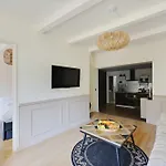 Beautiful Apartment 2Br - 4P Republique Temple